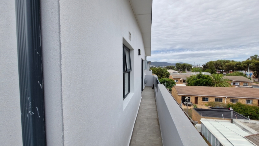 1 Bedroom Property for Sale in Table View Western Cape